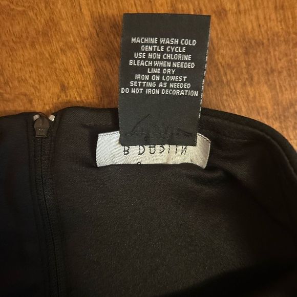 B Darlin Juniors Black Red Floral Strapless
Embroidered Dress Size 3/4 - Picture 9 of 10